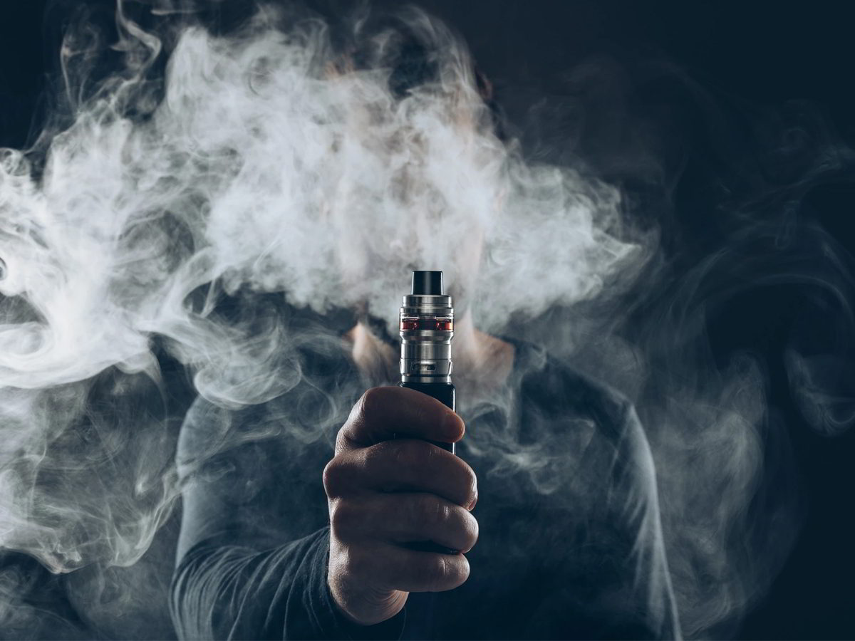 آداب ویپینگ: چگونه در فضاهای عمومی از سیگار الکتریکی استفاده کنیم؟